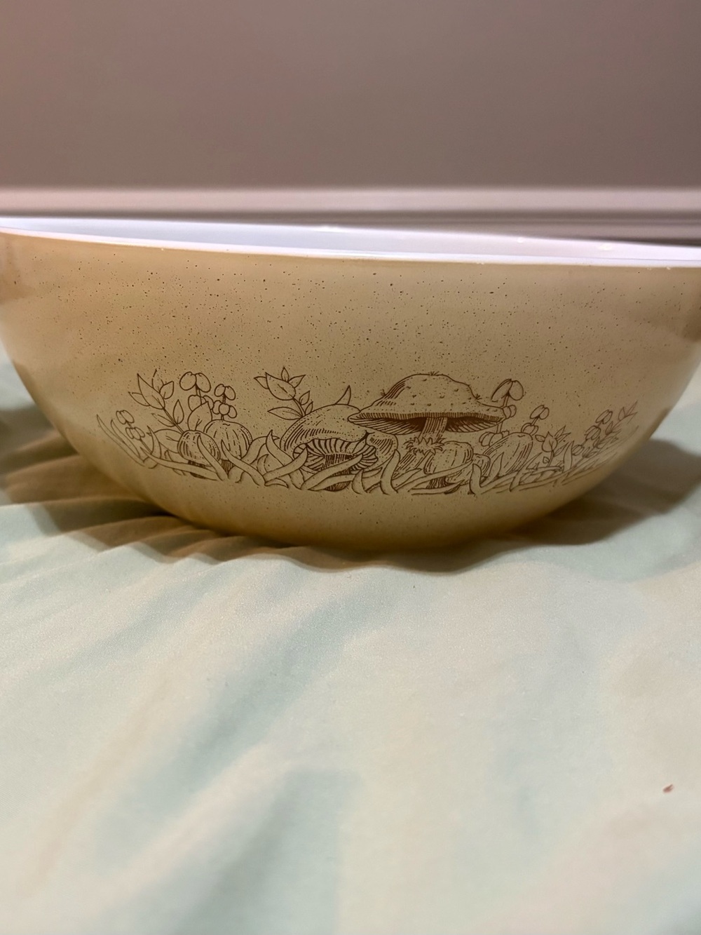 Pyrex 444 Forest Fancies Mushroom